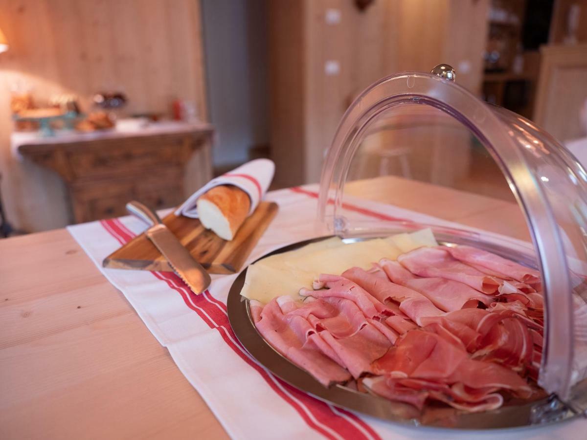 Alpedale Locanda Ovaro Ngoại thất bức ảnh